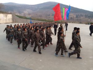 仁和中方助力章丘健民連鎖大藥房管理干部軍事拓展訓(xùn)練營(yíng)
